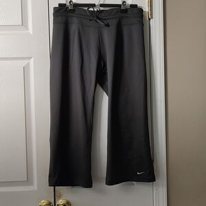 Nike  Fit Dry wide leg charcoal workout yoga athletic crop pants  Sz M